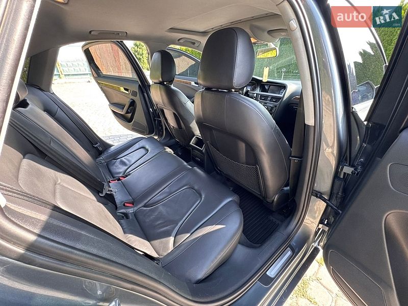 Седан Audi A4 2012 в Дунаевцах