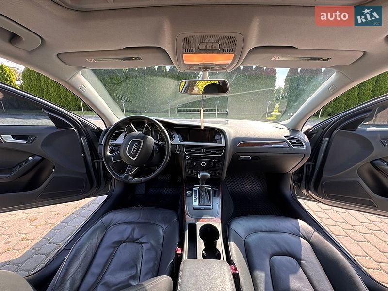 Седан Audi A4 2012 в Дунаевцах