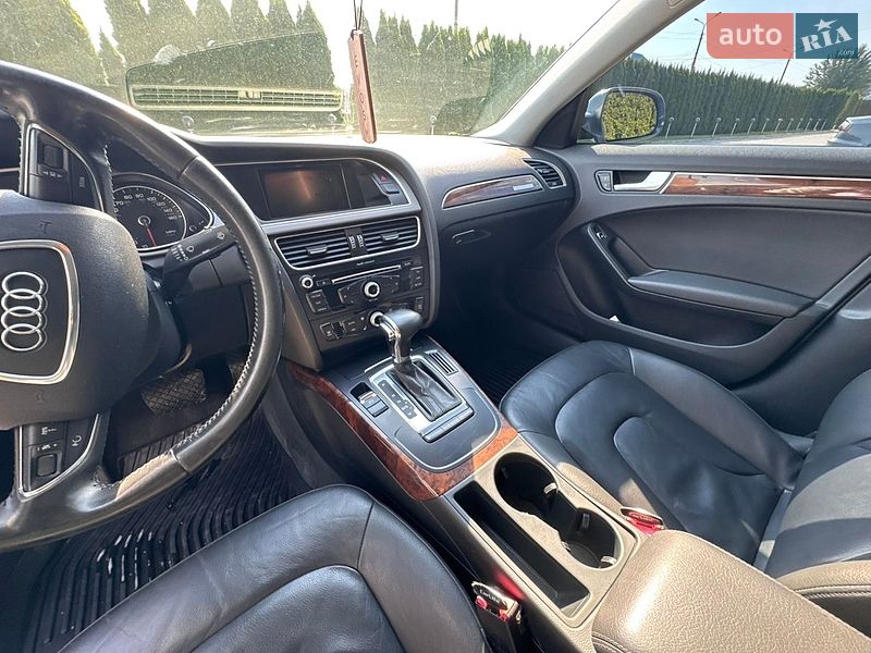 Седан Audi A4 2012 в Дунаевцах