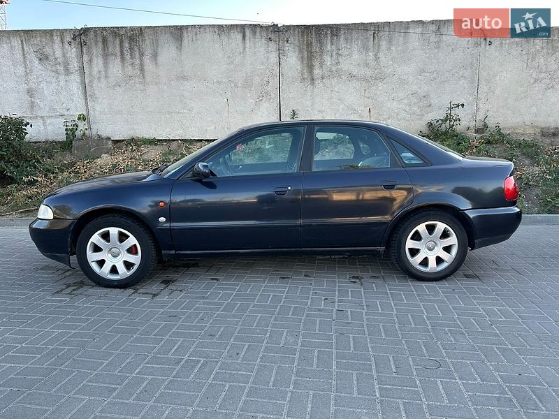Седан Audi A4 1998 в Тернополе