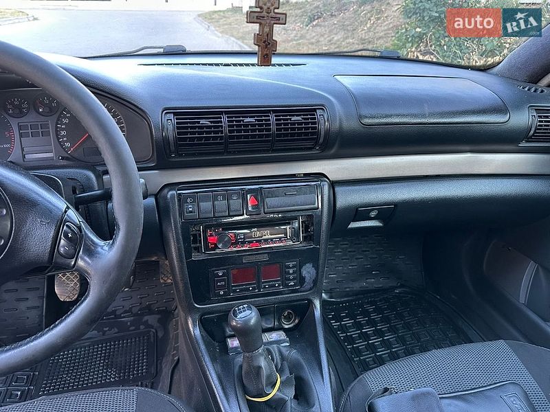 Седан Audi A4 1998 в Тернополе