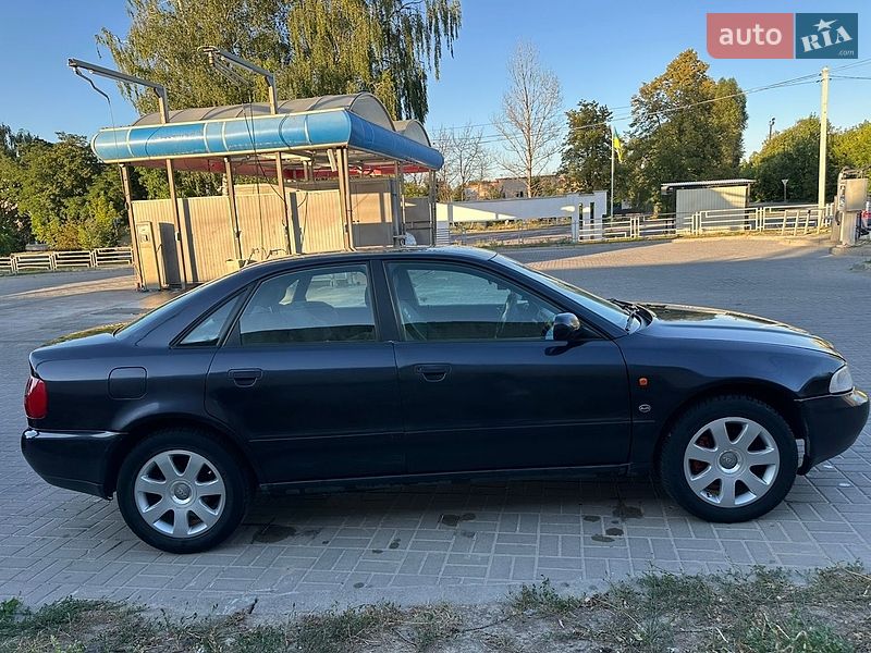 Седан Audi A4 1998 в Тернополе