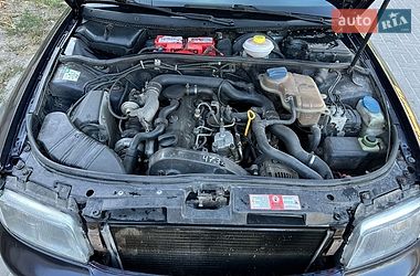 Седан Audi A4 1998 в Тернополе