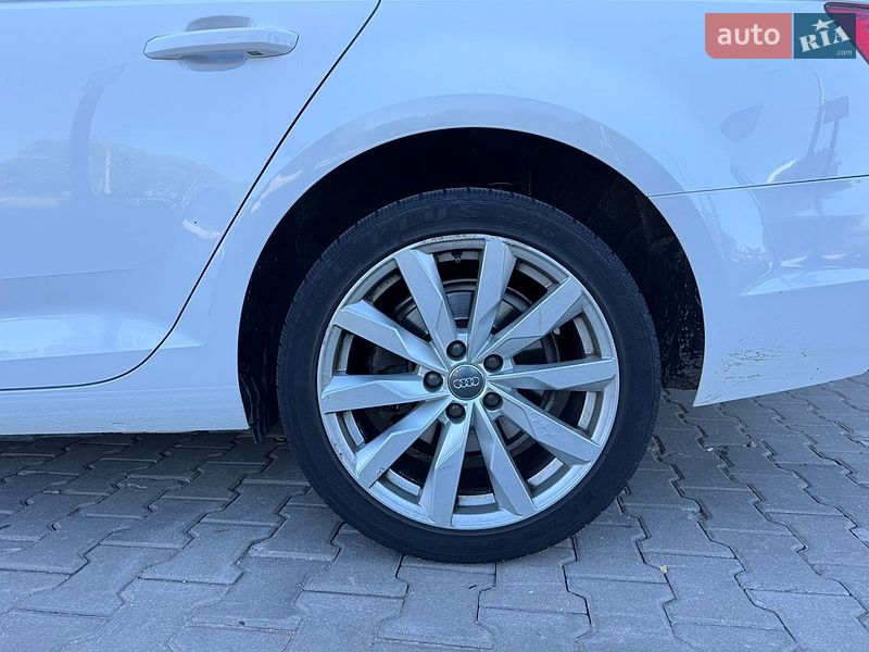Седан Audi A4 2017 в Києві