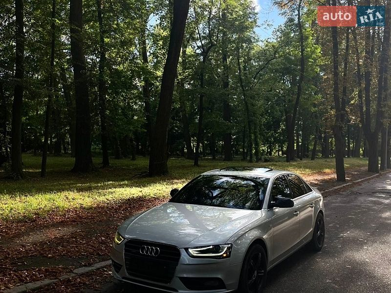 Седан Audi A4 2013 в Черновцах