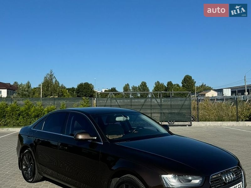 Седан Audi A4 2012 в Вінниці