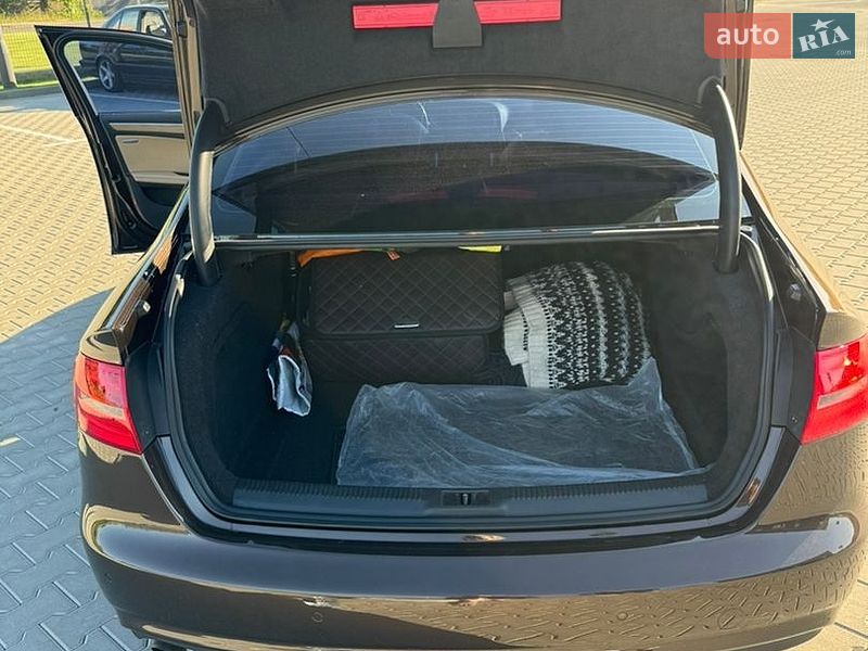 Седан Audi A4 2012 в Вінниці