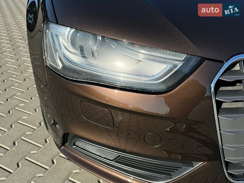 Седан Audi A4 2012 в Вінниці