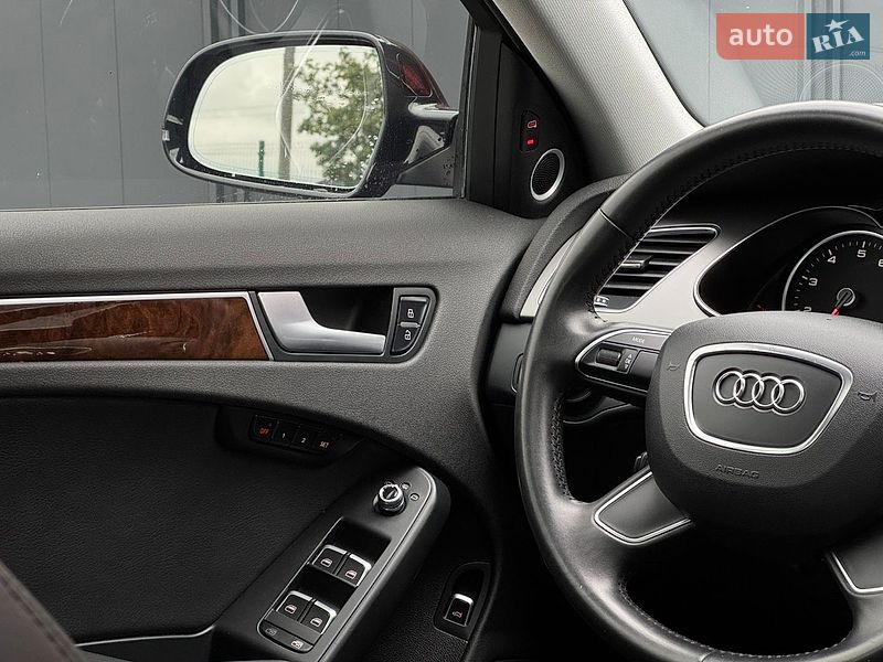 Седан Audi A4 2013 в Луцьку