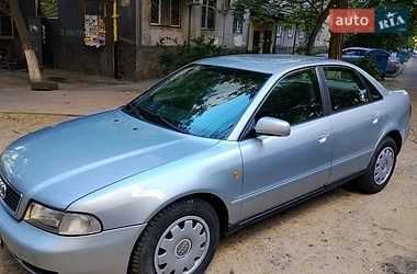 Audi A4  1998