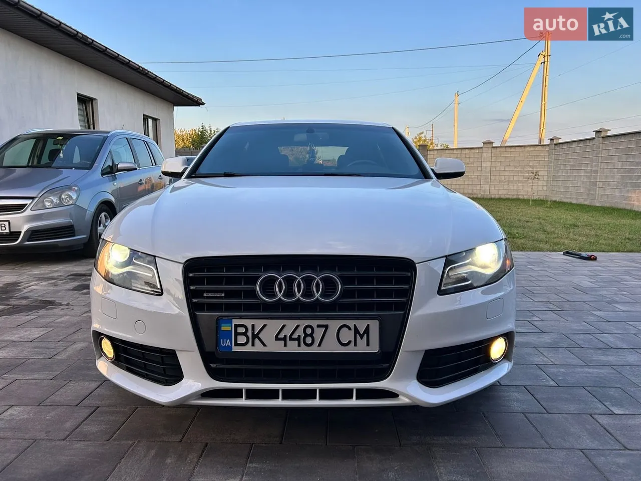 2010 Audi A4 - мініатюра 4