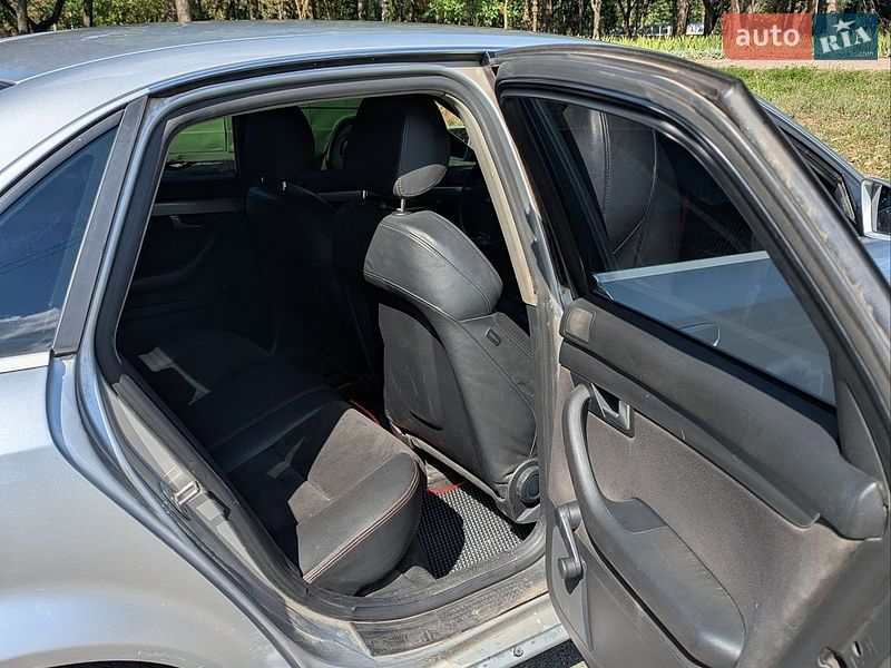 Седан Audi A4 2004 в Жовтих Водах