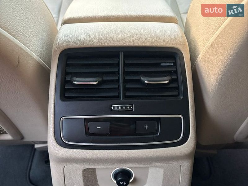 Седан Audi A4 2017 в Львове