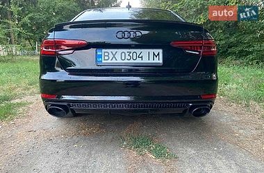 Седан Audi A4 2016 в Хмельницькому