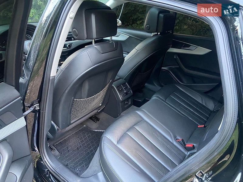 Седан Audi A4 2016 в Хмельницькому
