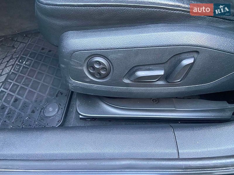 Седан Audi A4 2016 в Хмельницькому