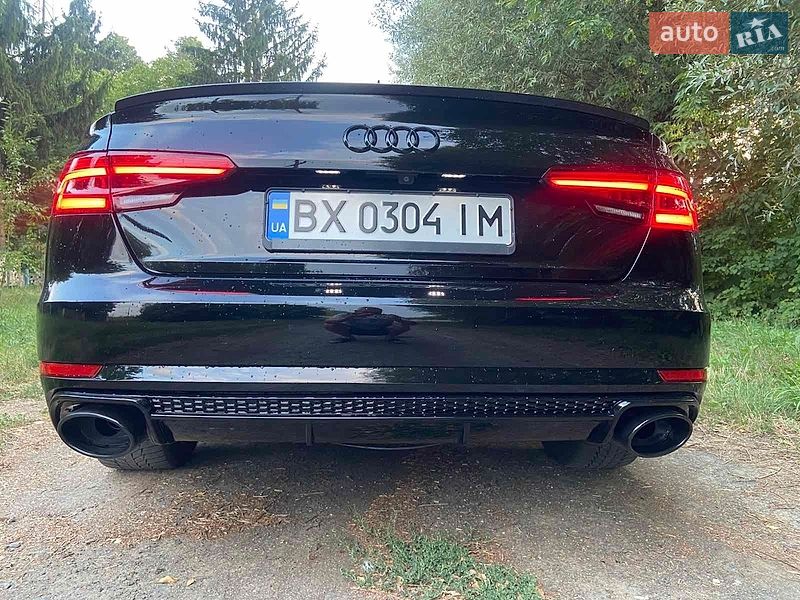 Седан Audi A4 2016 в Хмельницькому
