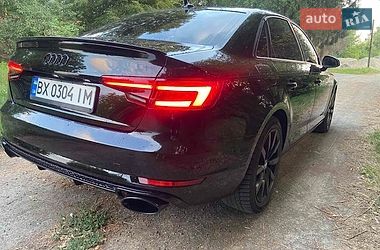 Седан Audi A4 2016 в Хмельницькому