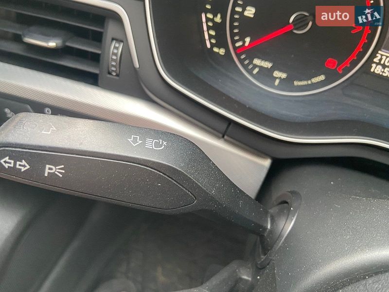 Седан Audi A4 2016 в Хмельницькому
