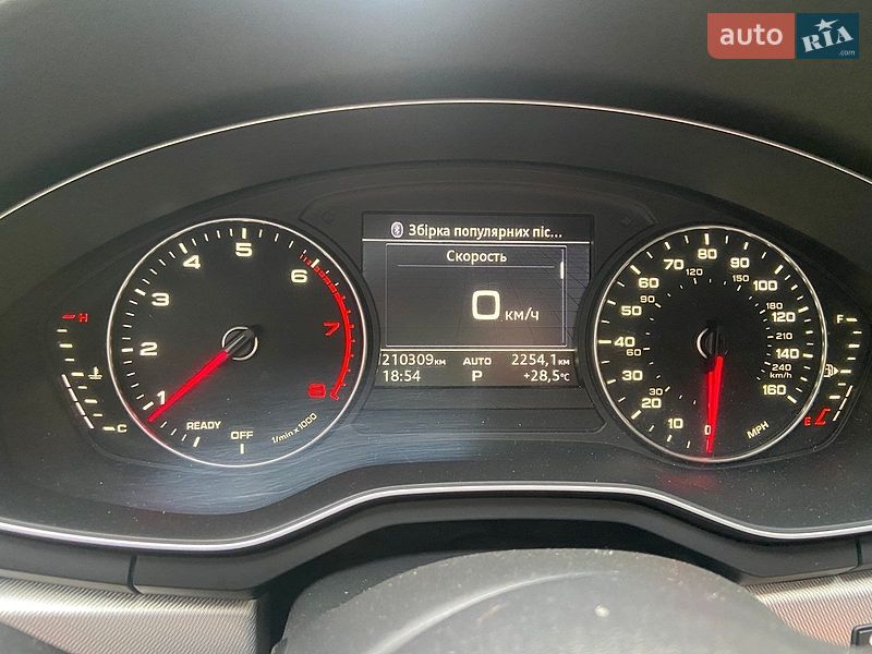 Седан Audi A4 2016 в Хмельницькому
