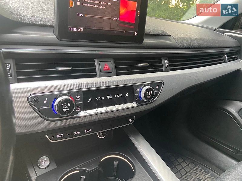 Седан Audi A4 2016 в Хмельницькому