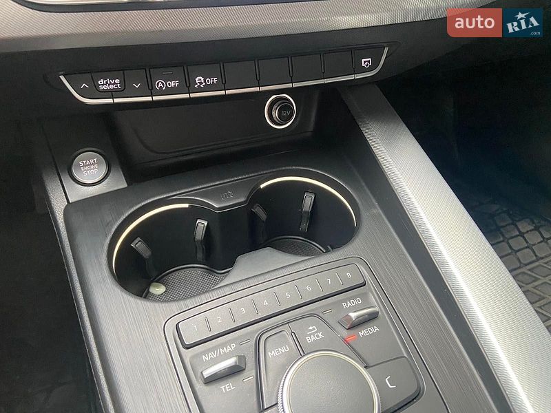 Седан Audi A4 2016 в Хмельницькому
