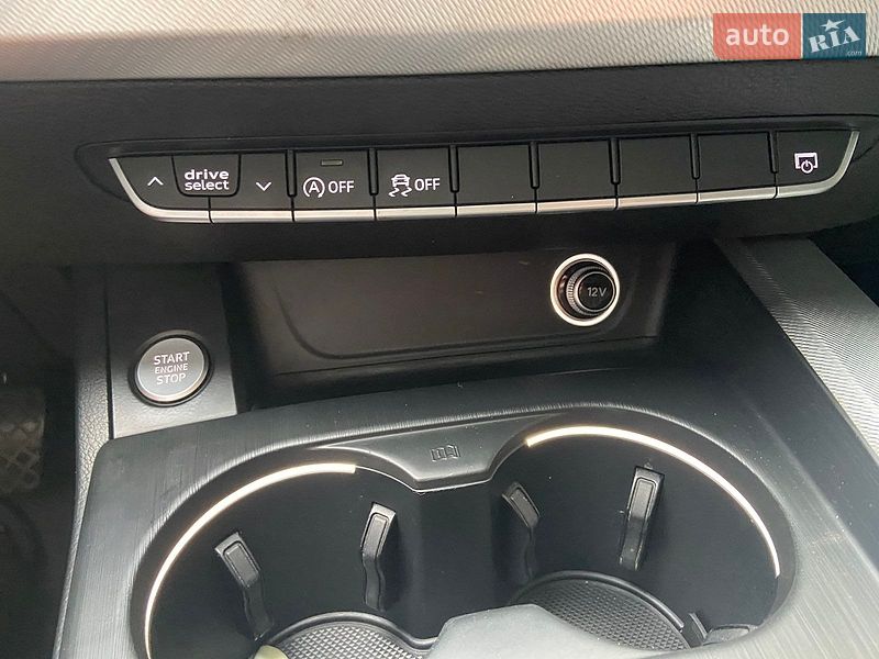 Седан Audi A4 2016 в Хмельницькому