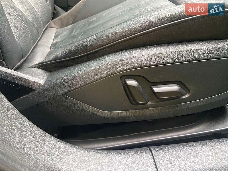 Седан Audi A4 2016 в Хмельницькому