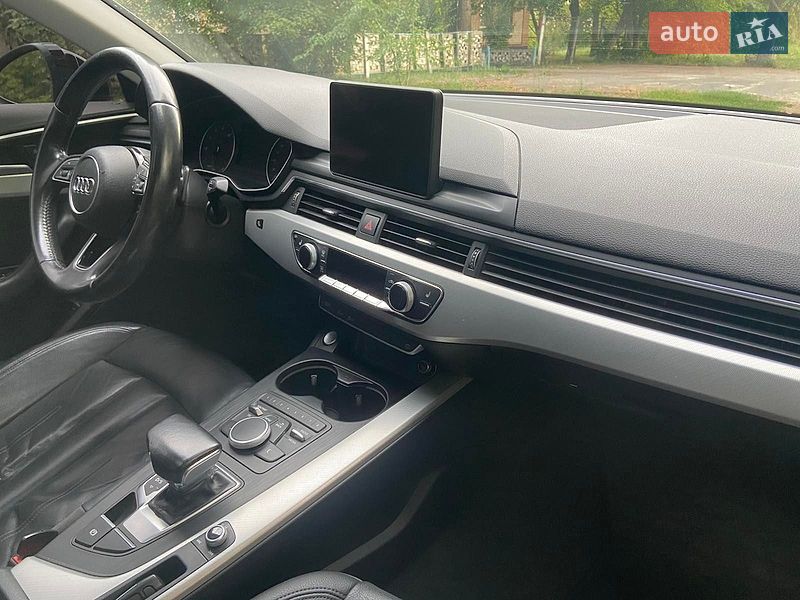Седан Audi A4 2016 в Хмельницькому