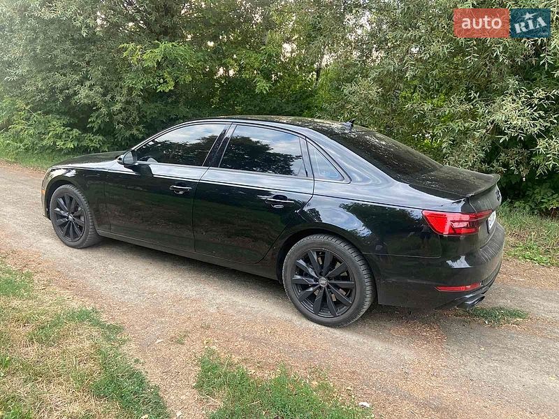 Седан Audi A4 2016 в Хмельницькому