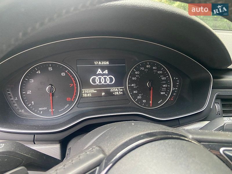 Седан Audi A4 2016 в Хмельницькому