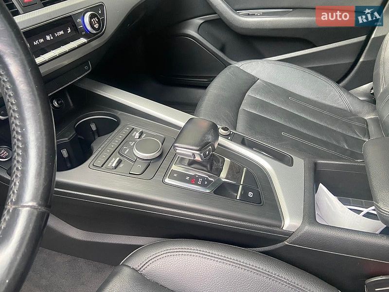 Седан Audi A4 2016 в Хмельницькому
