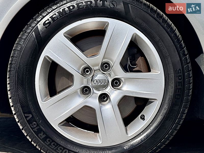 Седан Audi A4 2002 в Дрогобыче