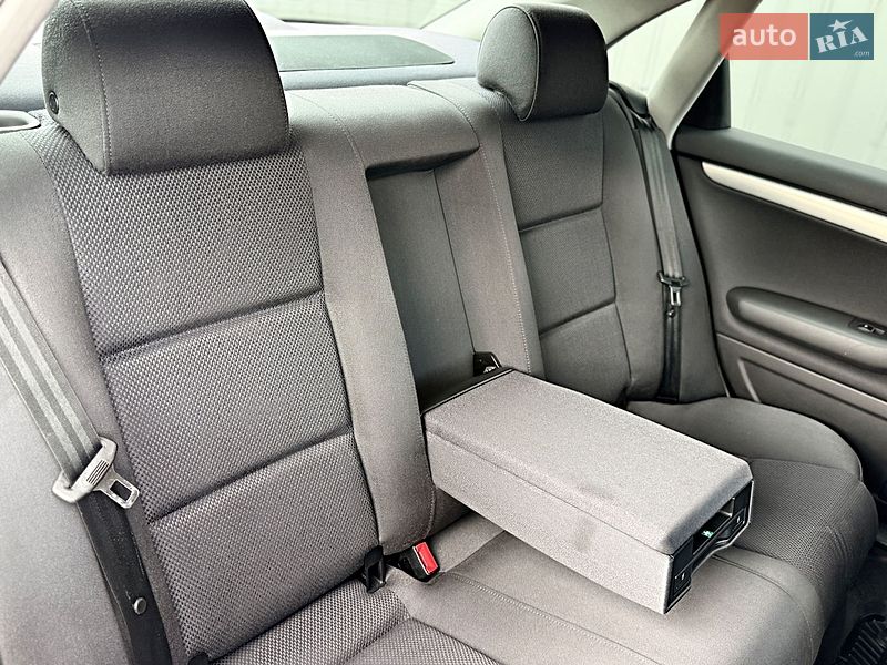 Седан Audi A4 2002 в Дрогобыче