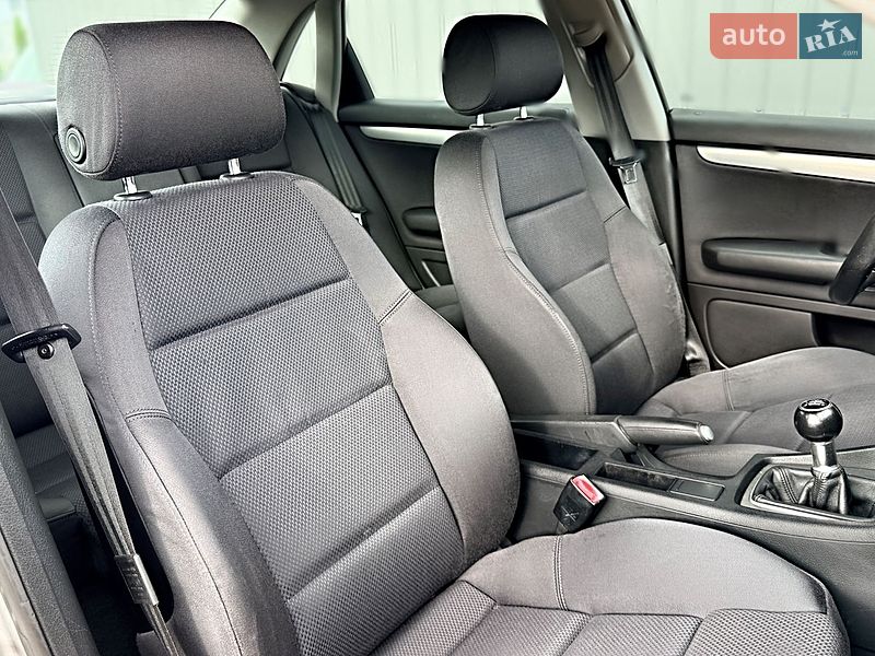 Седан Audi A4 2002 в Дрогобыче