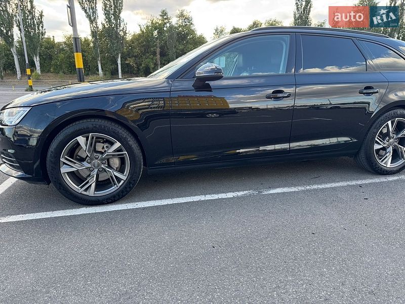 Універсал Audi A4 2019 в Києві
