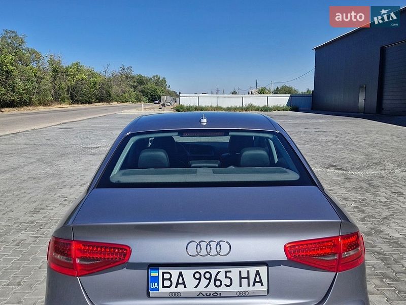 Седан Audi A4 2014 в Кропивницком