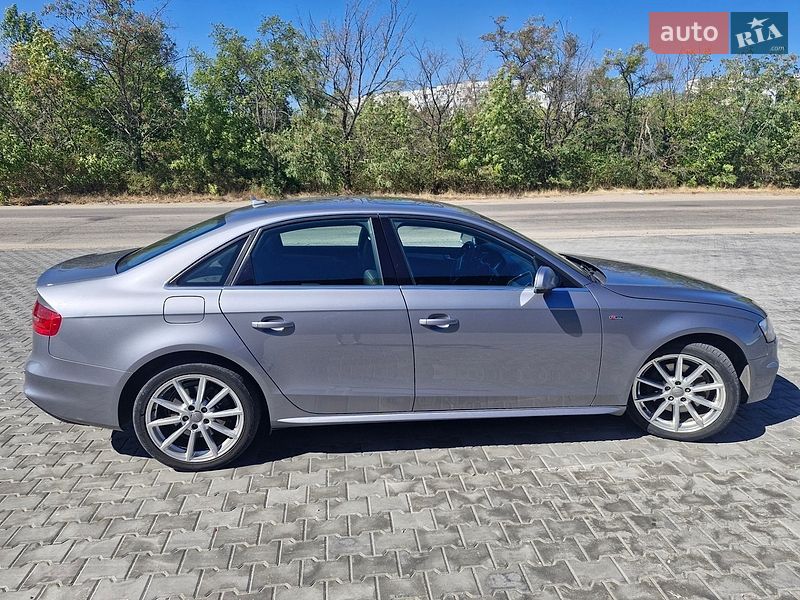 Седан Audi A4 2014 в Кропивницком