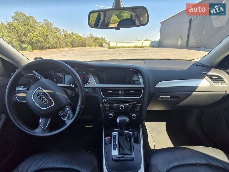 Седан Audi A4 2014 в Кропивницком