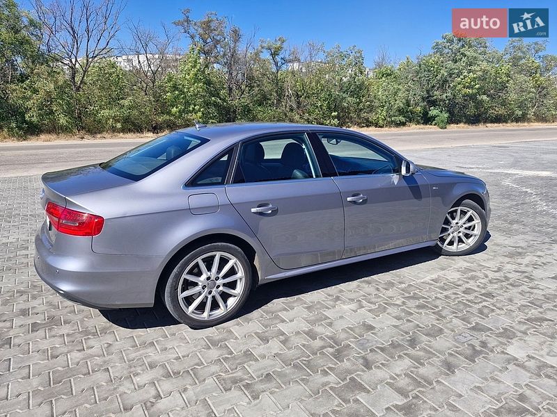 Седан Audi A4 2014 в Кропивницком