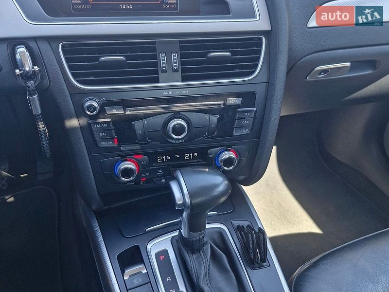 Седан Audi A4 2014 в Кропивницком