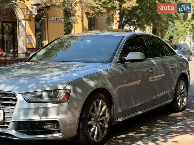 Седан Audi A4 2014 в Кременчуге