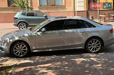 Седан Audi A4 2014 в Кременчуге