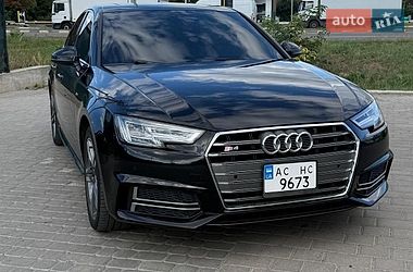 Audi A4  2017