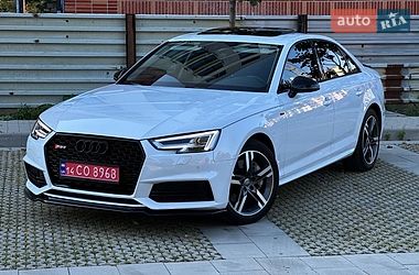 Audi A4  2016