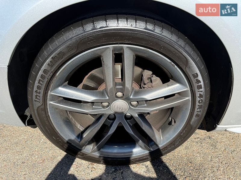 Седан Audi A4 2014 в Києві