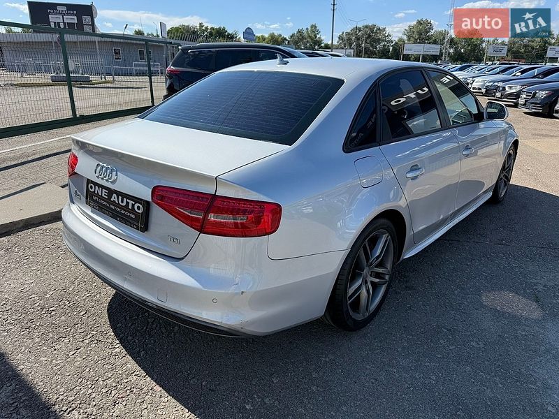 Седан Audi A4 2014 в Києві