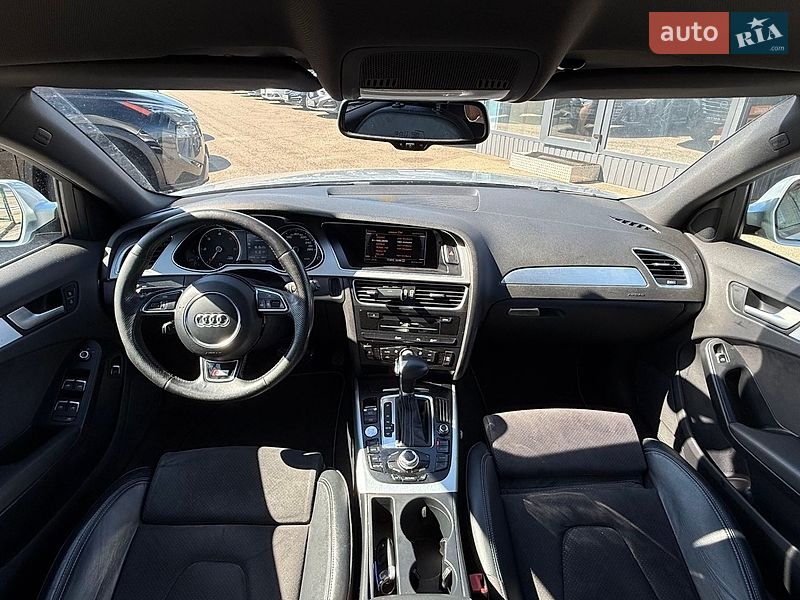 Седан Audi A4 2014 в Києві