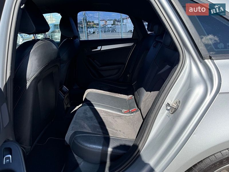 Седан Audi A4 2014 в Києві
