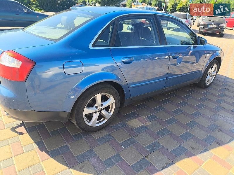 Седан Audi A4 2002 в Гайсину